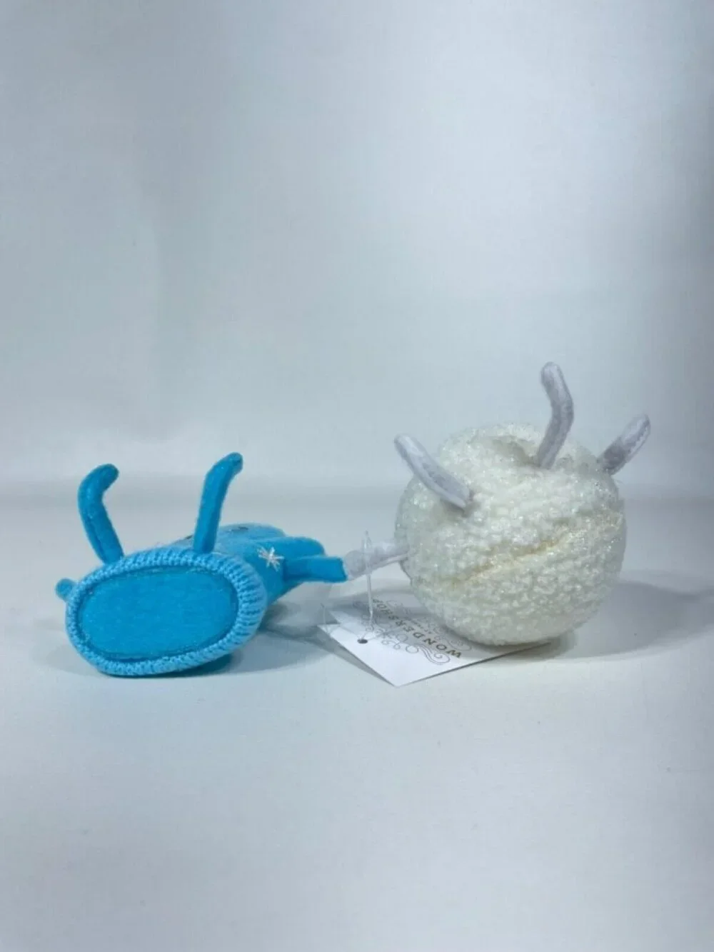 Wondershop Holiday Winter Felt Duo MITTEN & SNOWBALL Figures 8